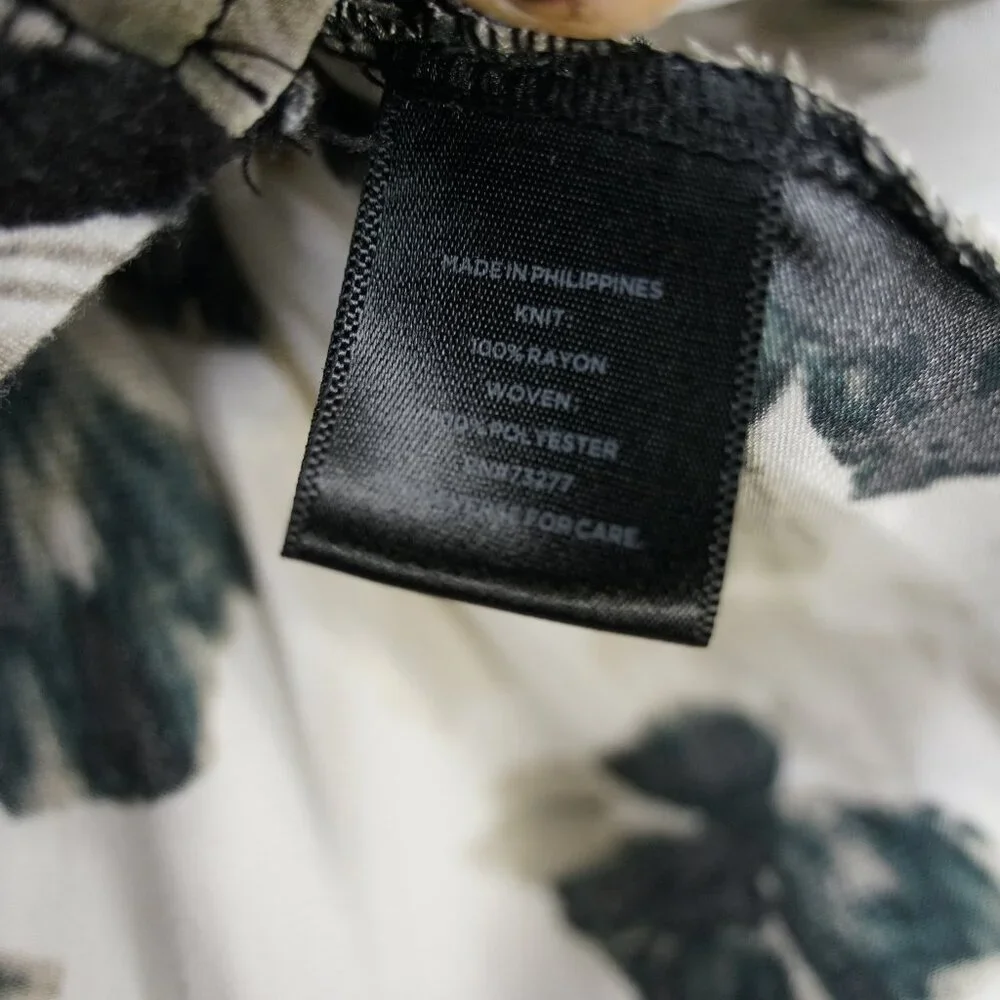 Women's Blouse T-Shirt, Vera Wang, Simply Vera, Black and White, Size Small - Picture 3 of 7